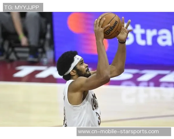 攻防兼备的双星表现莫布里20分6板5助阿伦19分12板助力球队胜利